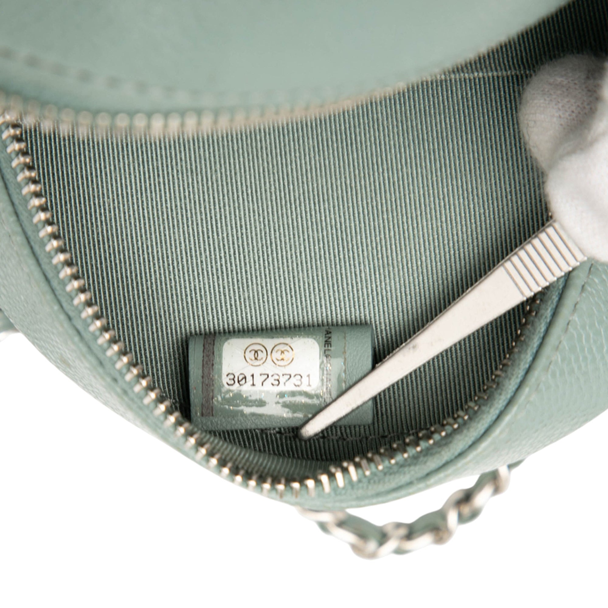 CC Quilted Caviar Round Clutch With Chain