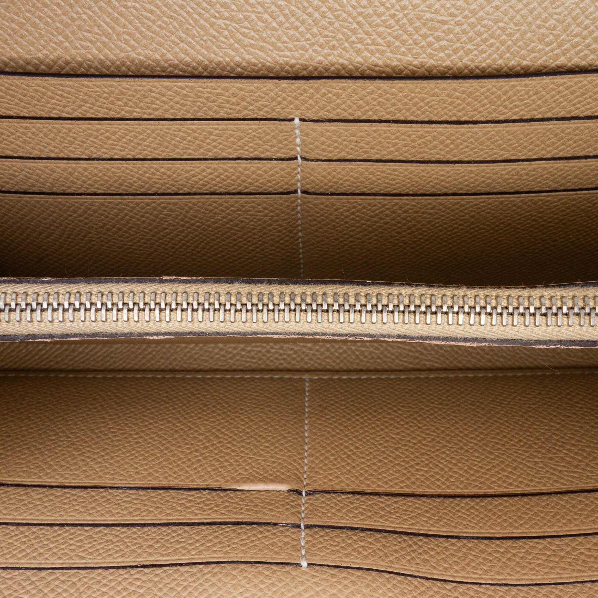 Epsom Kelly Longue Wallet