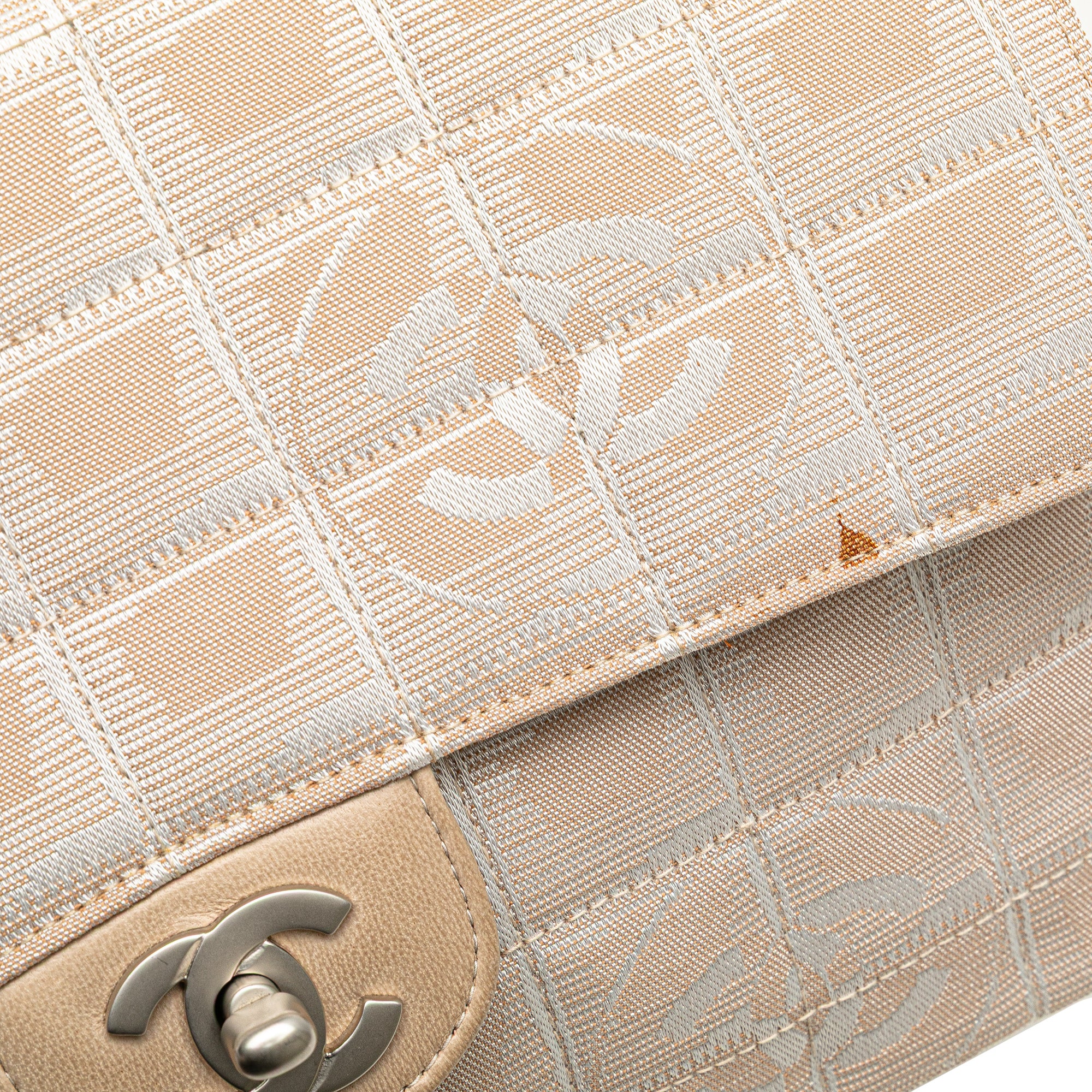 Medium New Travel Line Nylon Single Flap