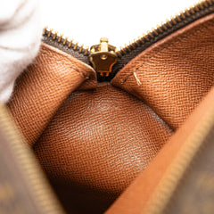 Monogram Papillon 26