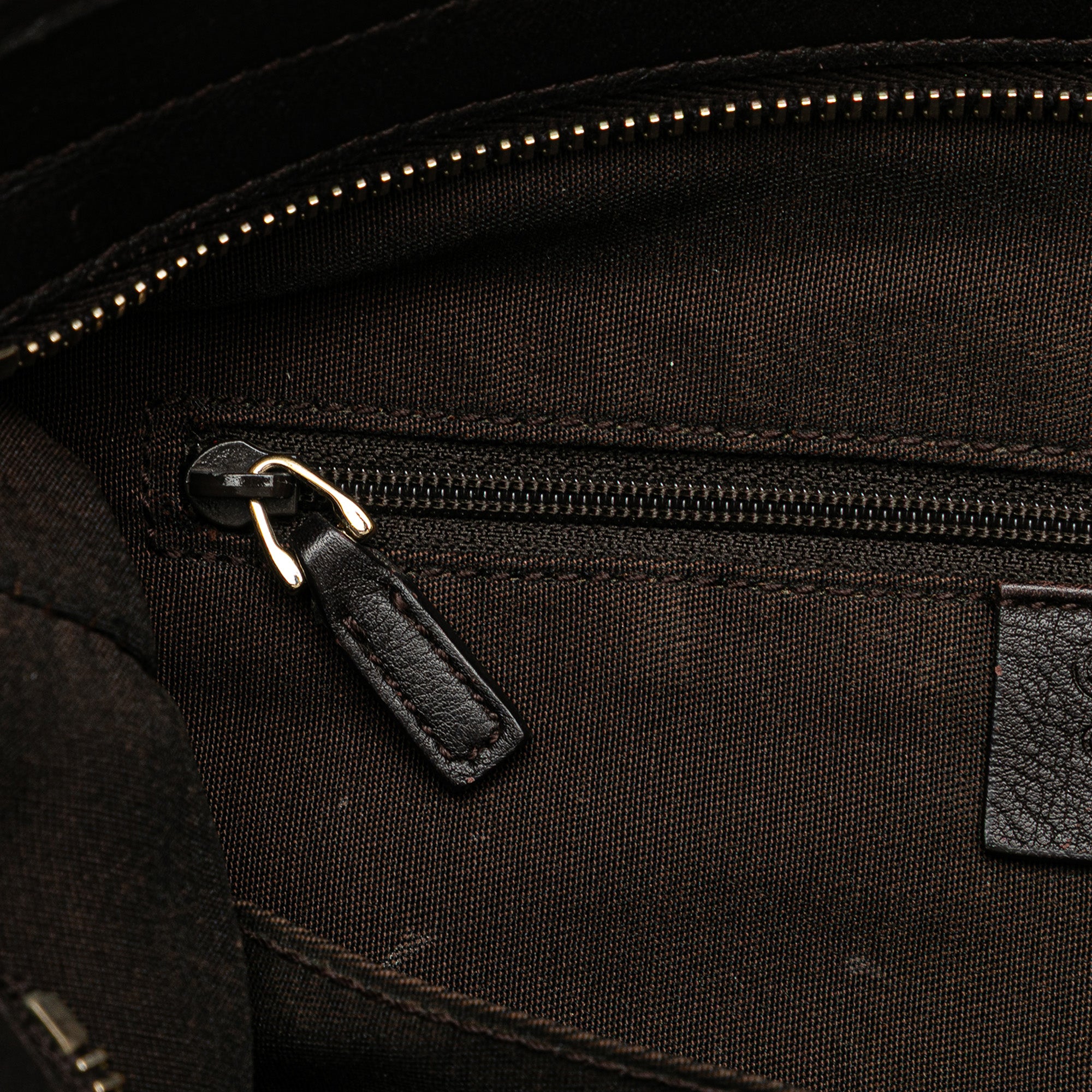GG Canvas Shoulder Bag