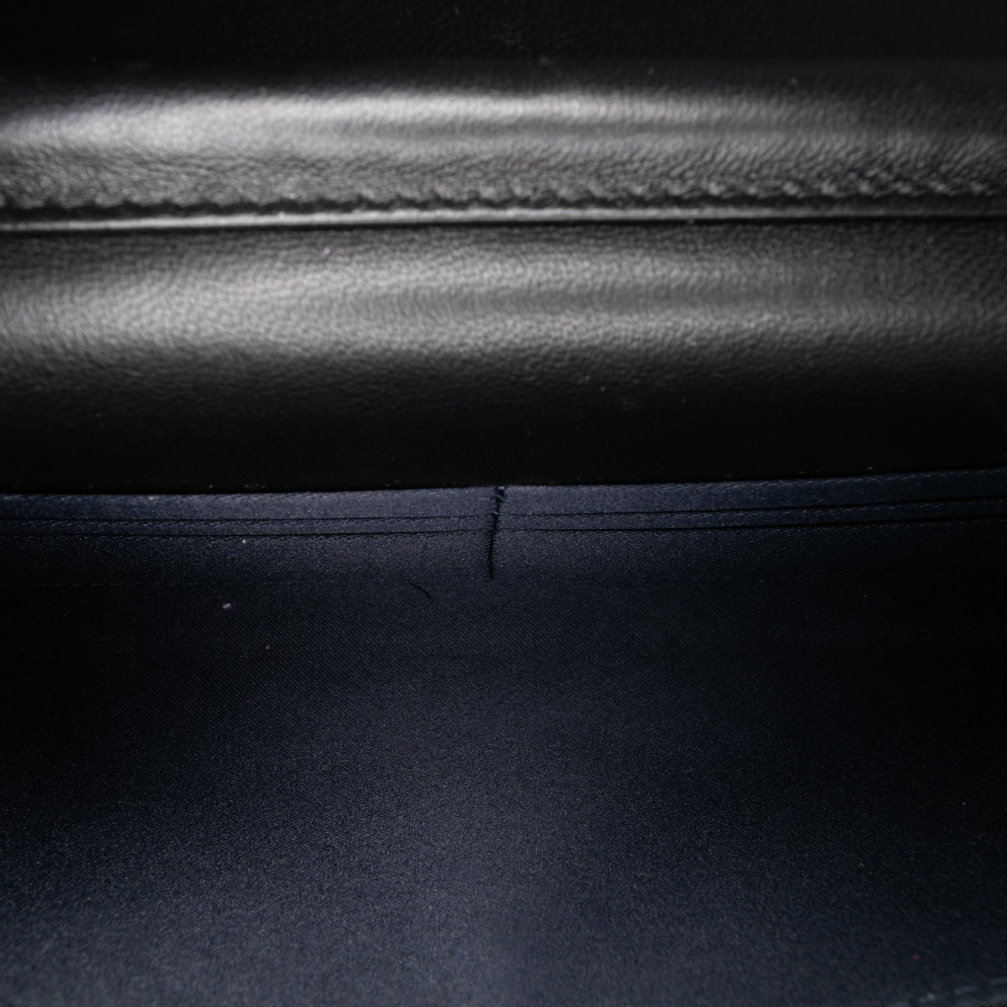 Lambskin Airlines Wallet On Chain