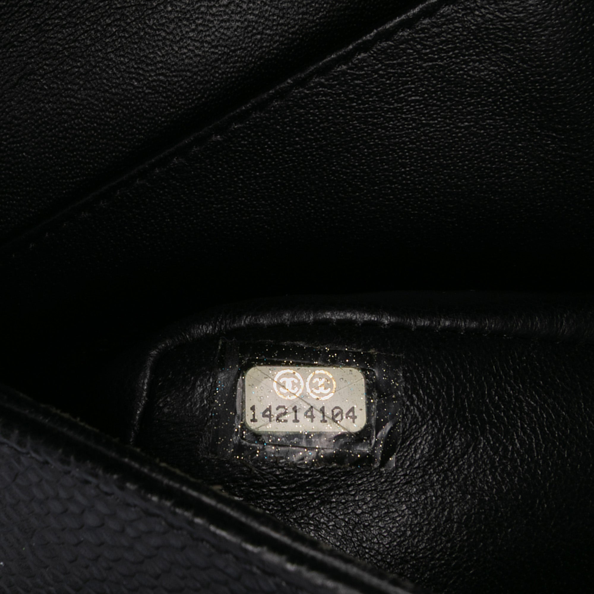 Medium Classic Caviar Double Flap