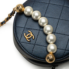 Quilted Goatskin Chic Pearls Chain Round Clutch With Chain