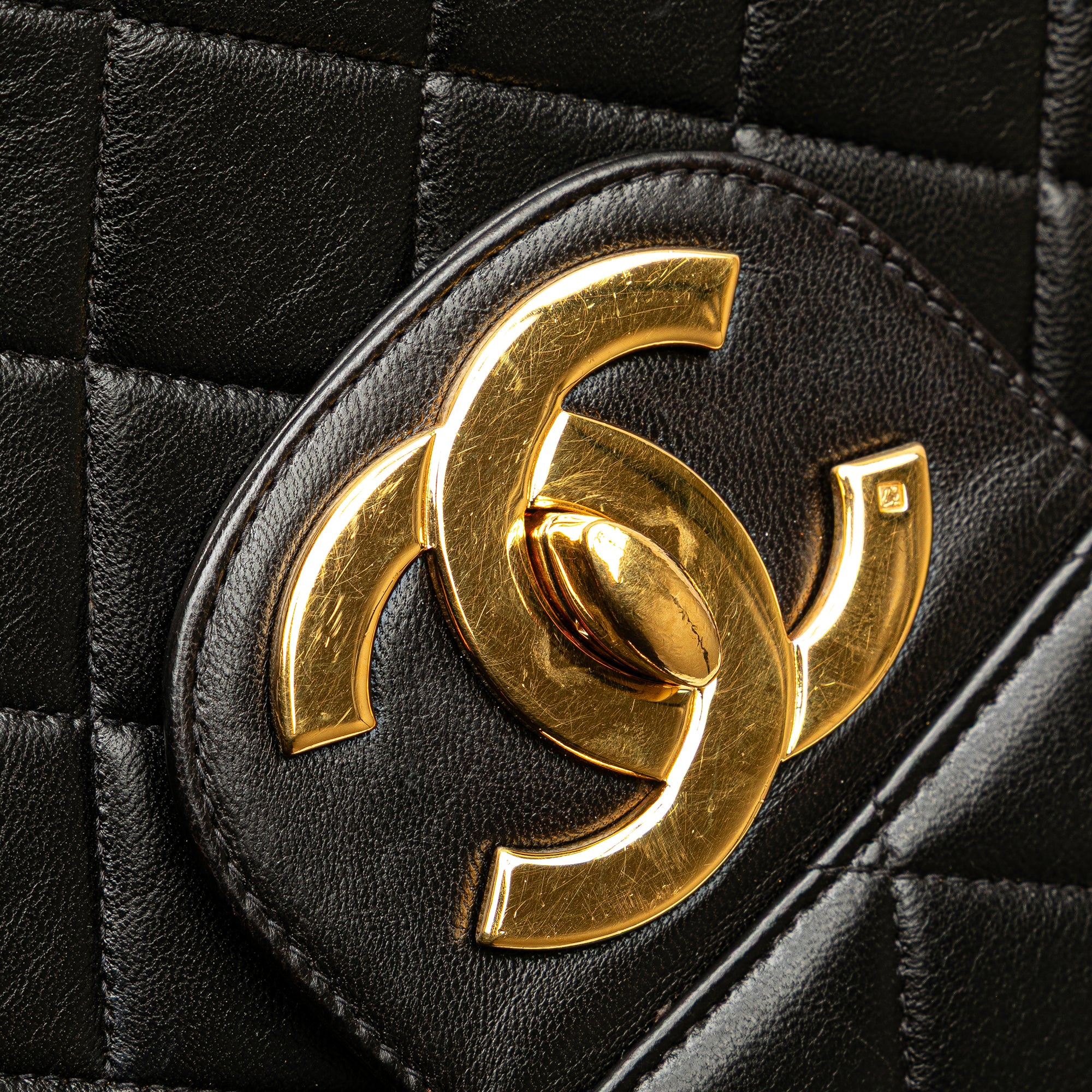 Jumbo XL Classic Lambskin Single Flap