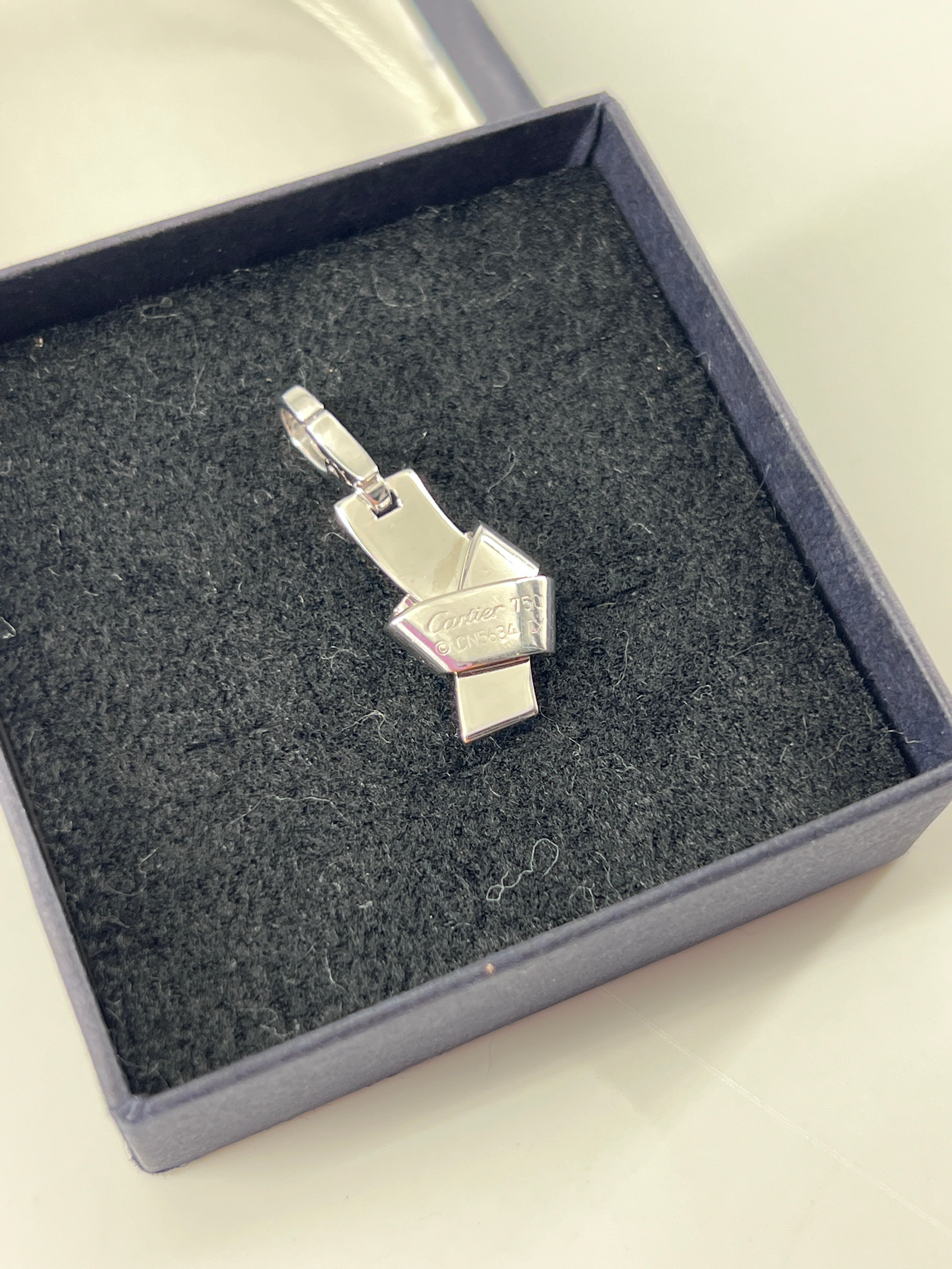 Cartier Knot Pendant Silver