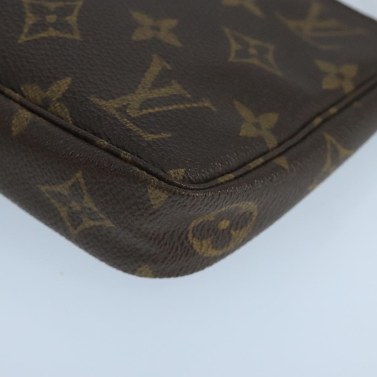 Louis Vuitton Pochette Accessoire