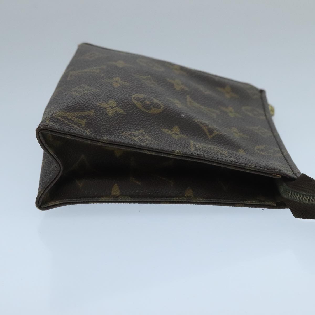 Louis Vuitton Poche Toilette 19