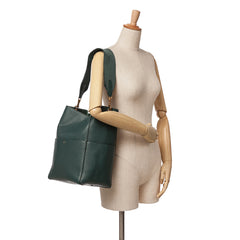 Medium Leather Seau Sangle Bucket