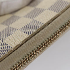 Louis Vuitton Zippy wallet