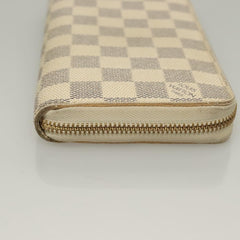 Louis Vuitton Zippy wallet