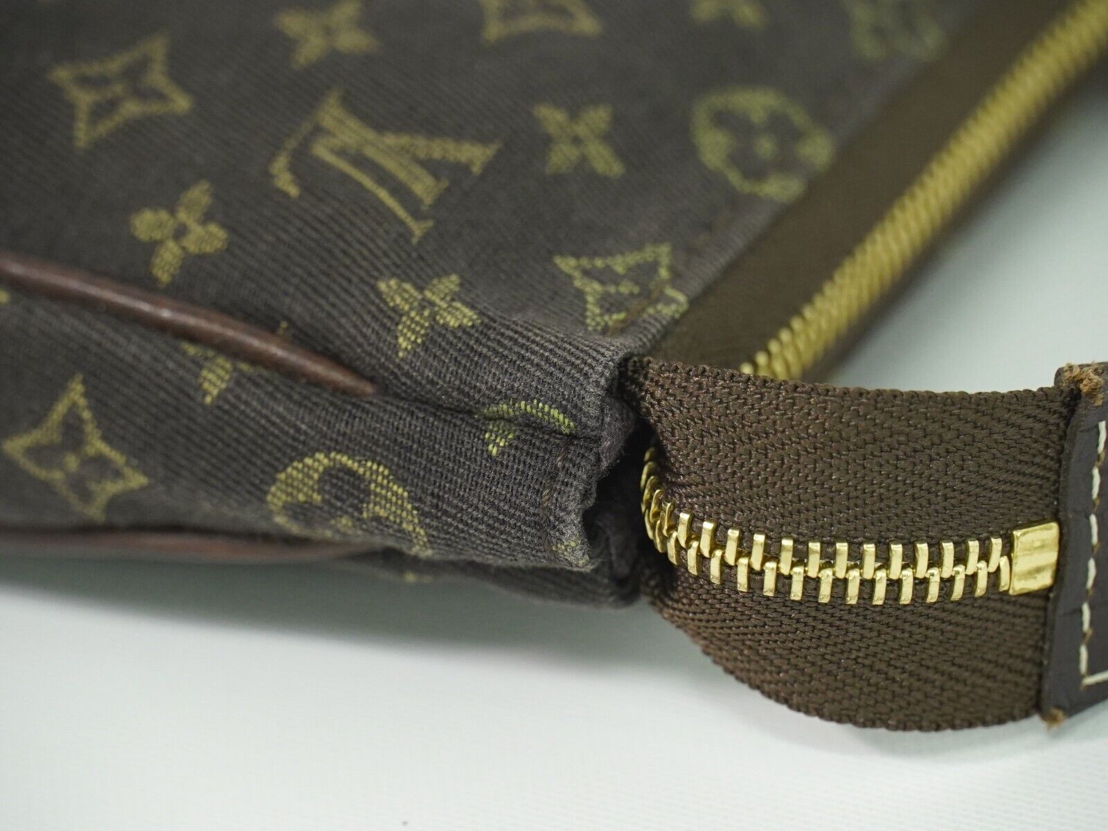 Louis Vuitton Pochette Accessoire