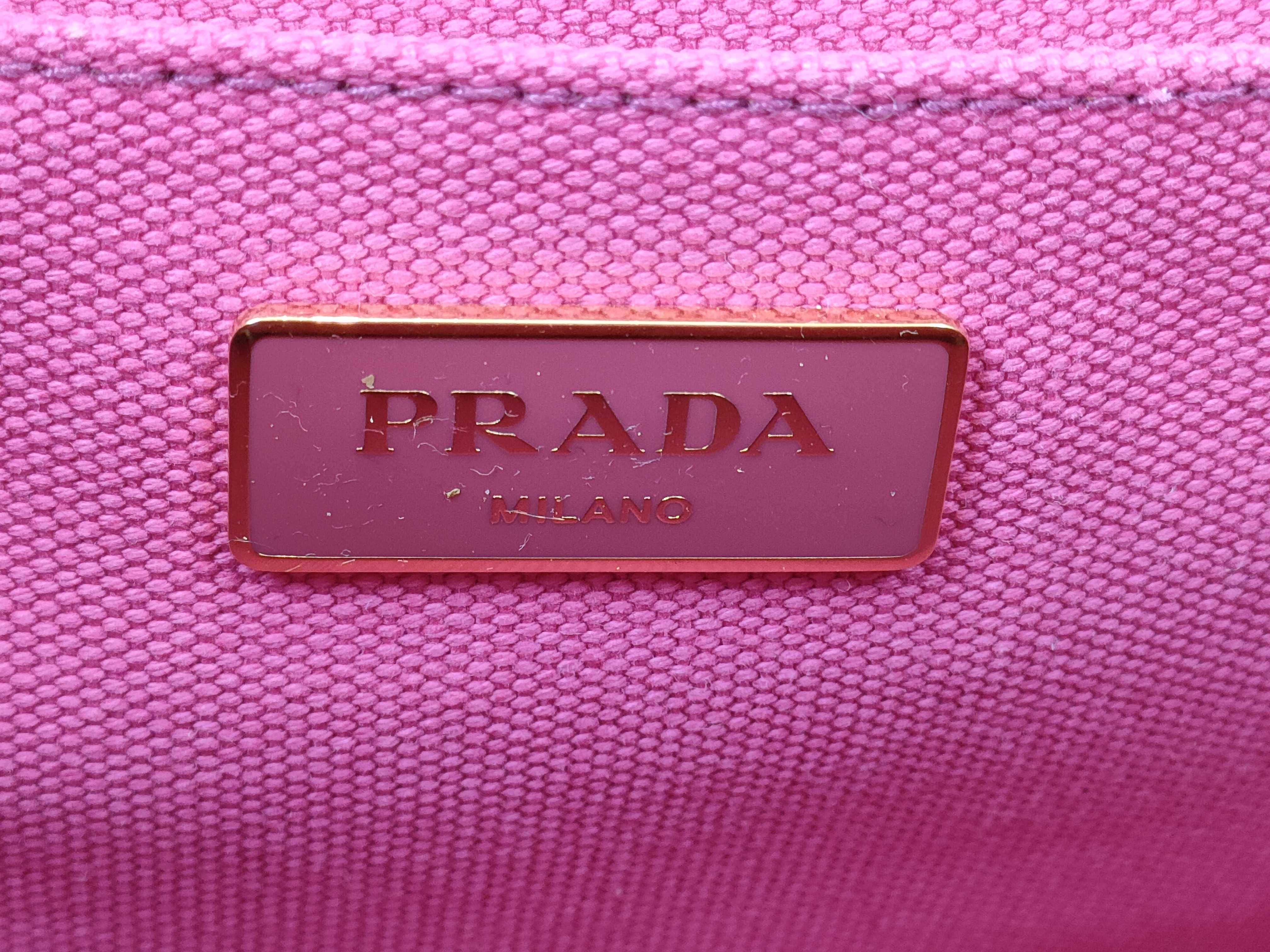 Prada Canapa