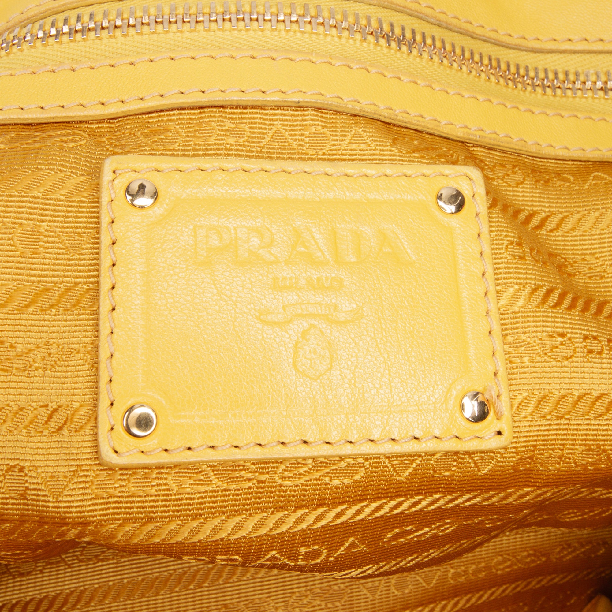 Vernice Gaufre Chain Tote