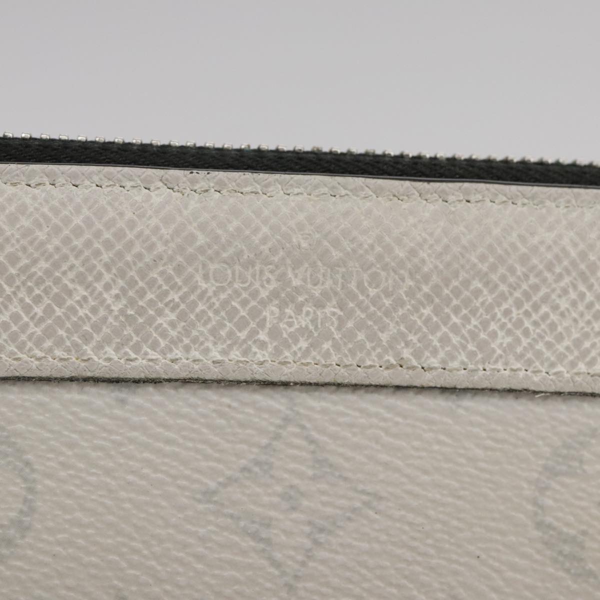 Louis Vuitton Discovery