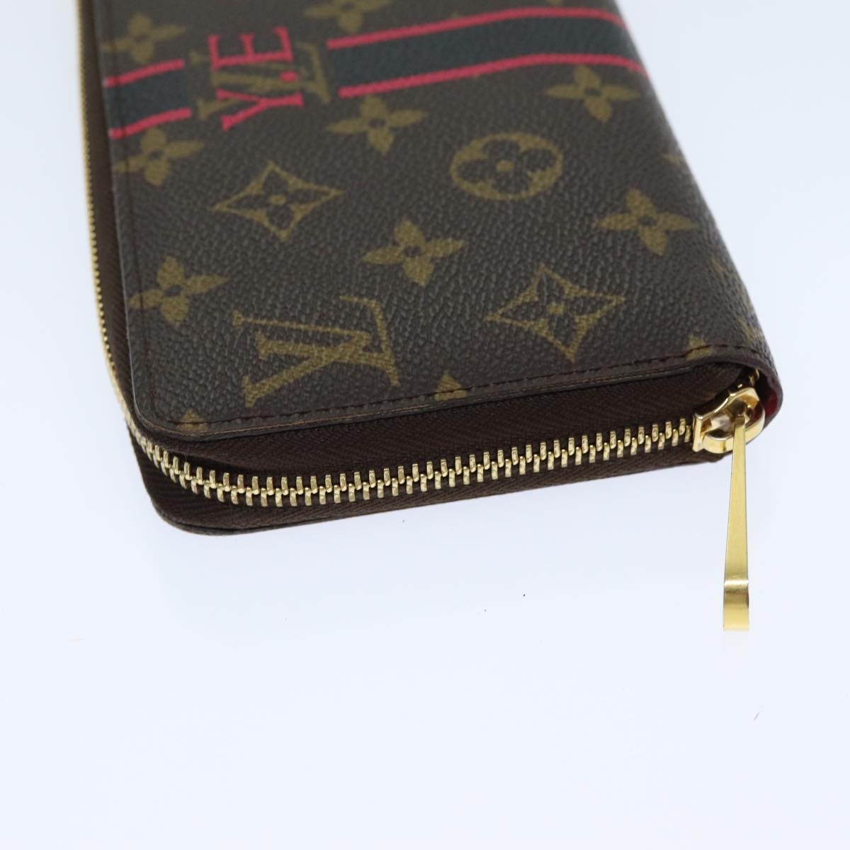 Louis Vuitton Zippy wallet