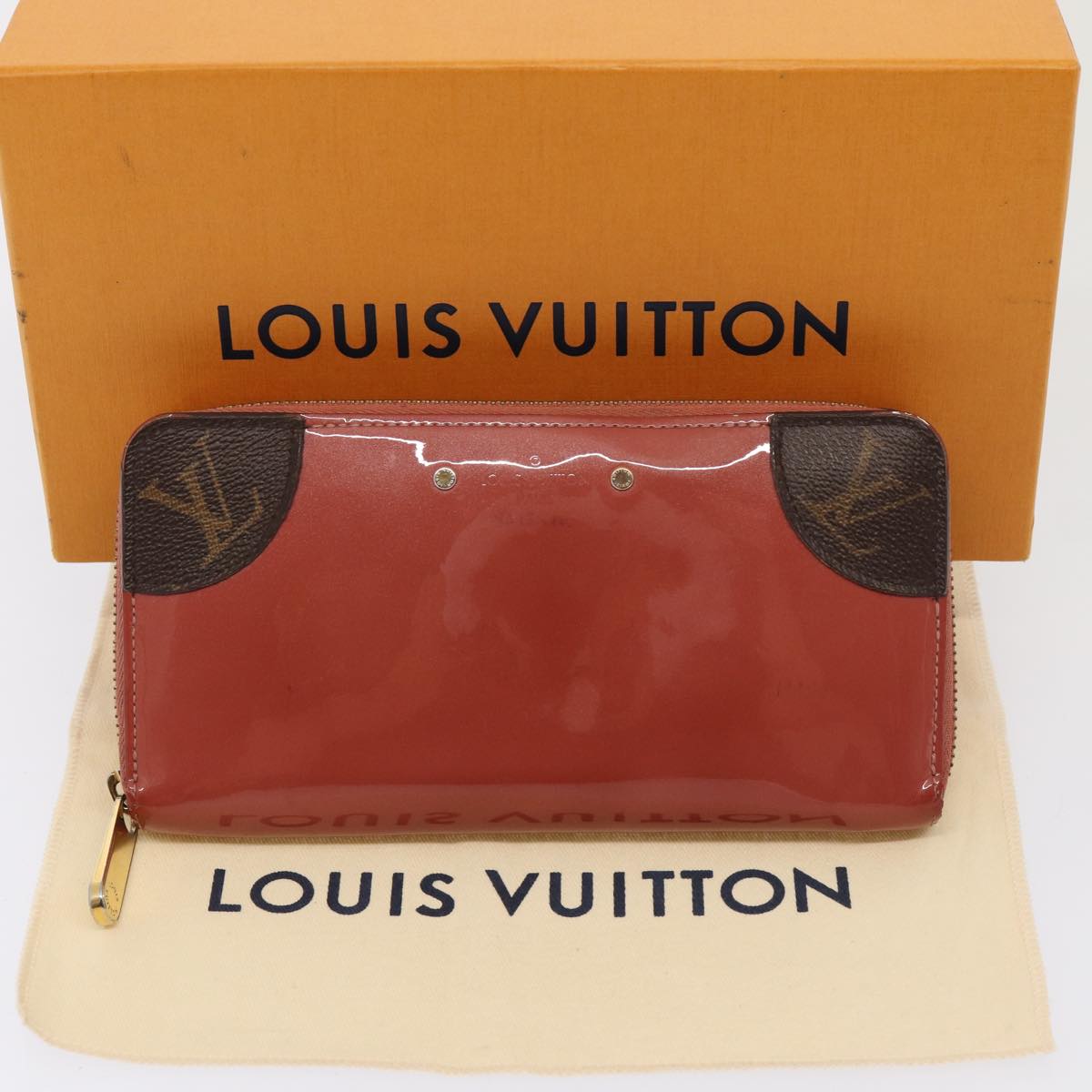 Louis Vuitton Zippy wallet