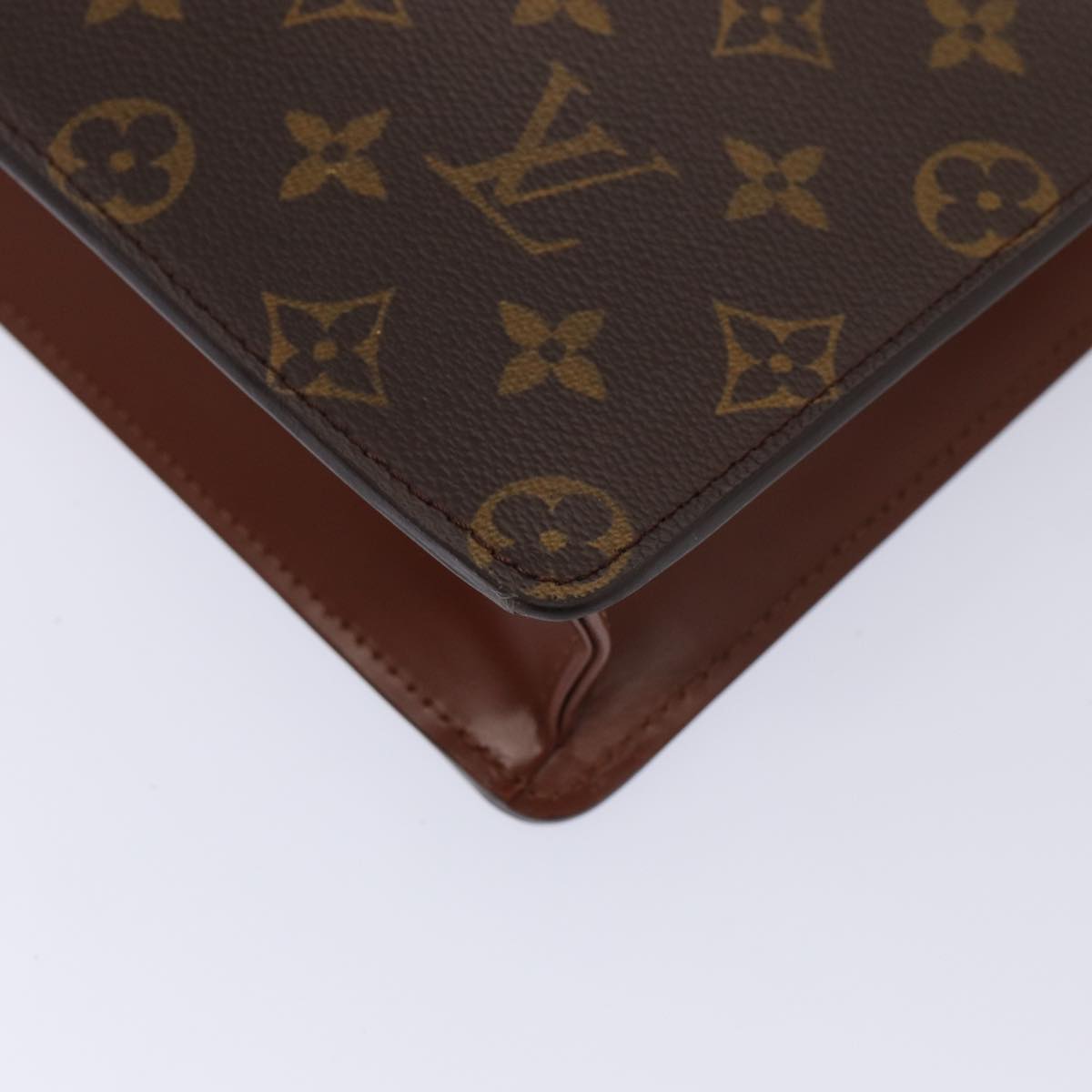 Louis Vuitton Pochette A4
