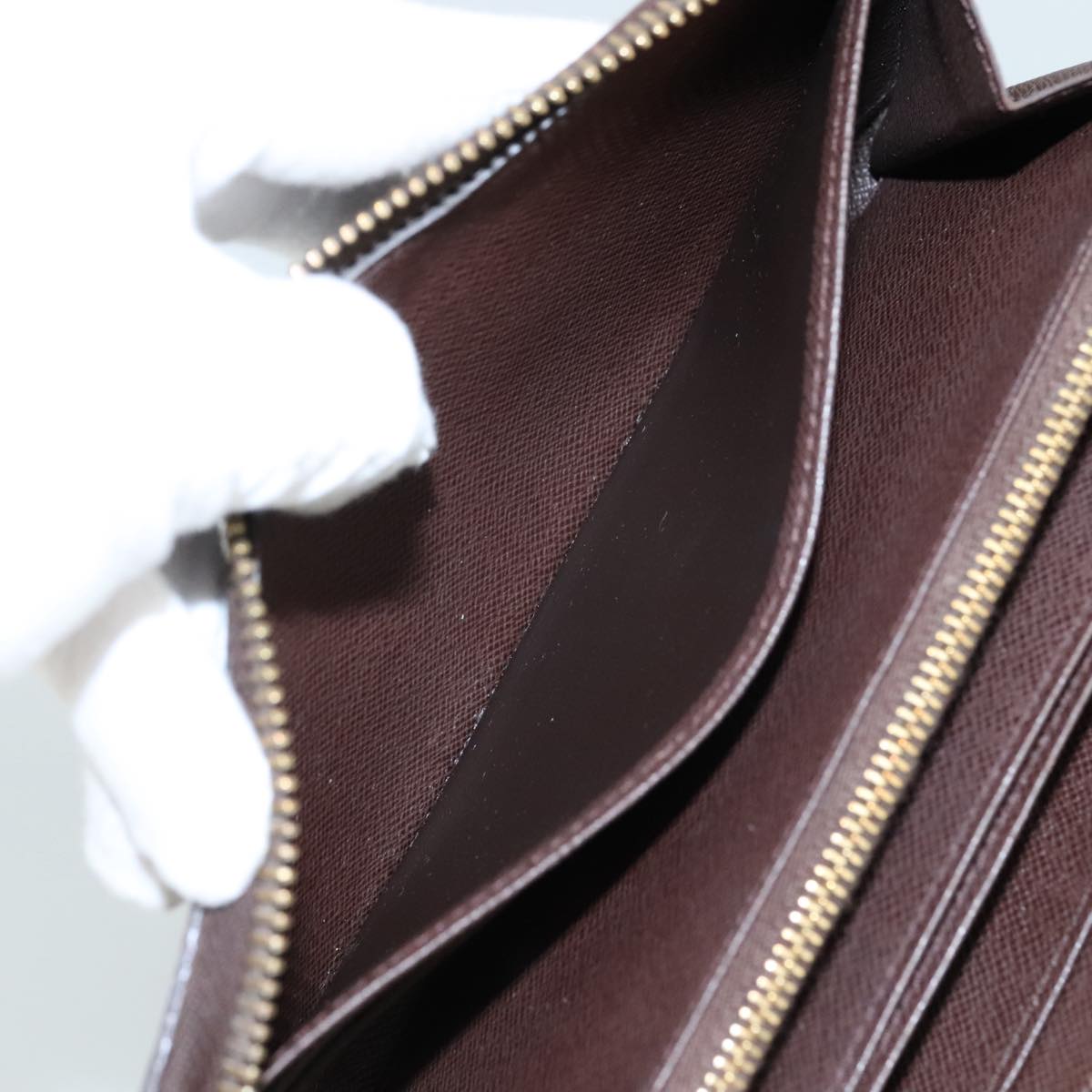 Louis Vuitton Zippy wallet