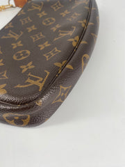 Louis Vuitton Pochette Accessoires Monogram Canvas