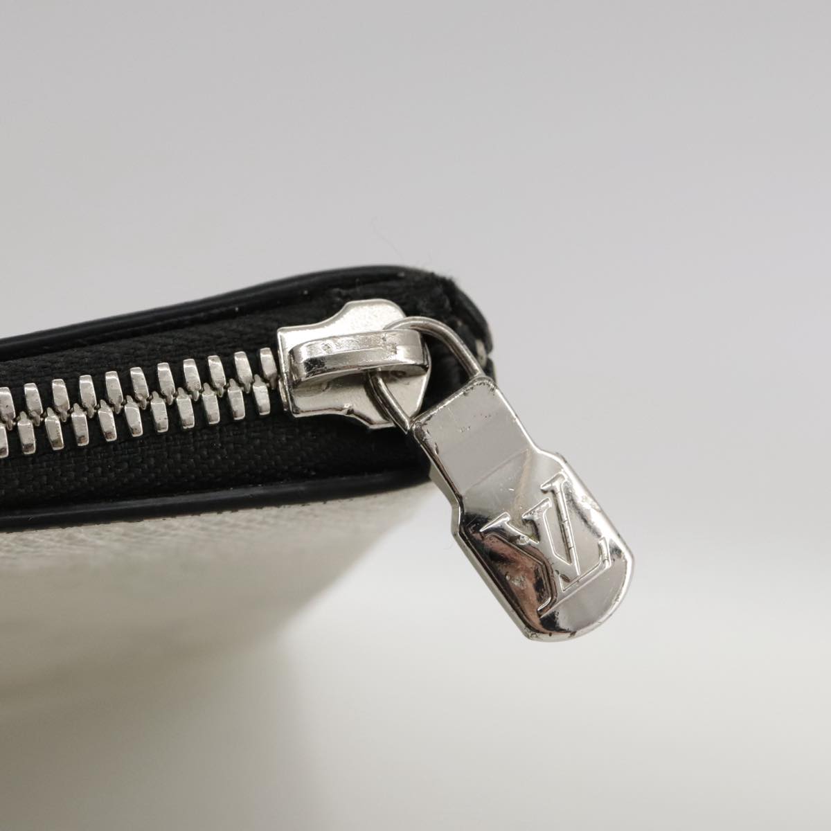 Louis Vuitton Discovery