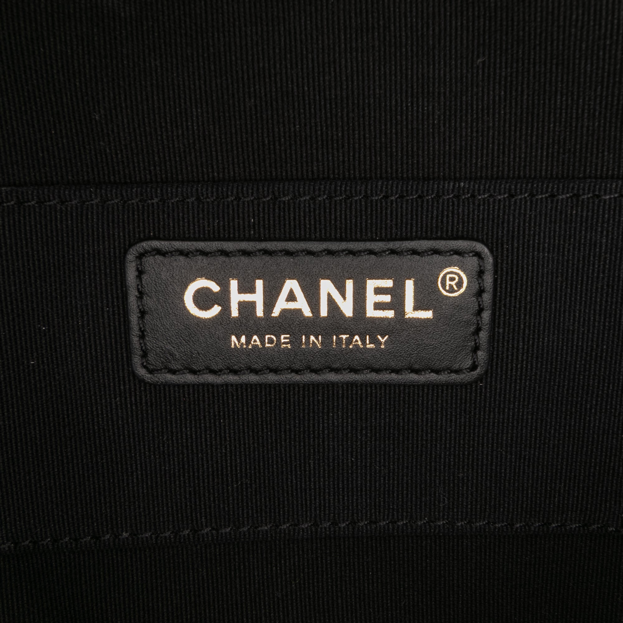 Quilted Lambskin Oval Logo Chain Top Handle Round Clutch on Chain