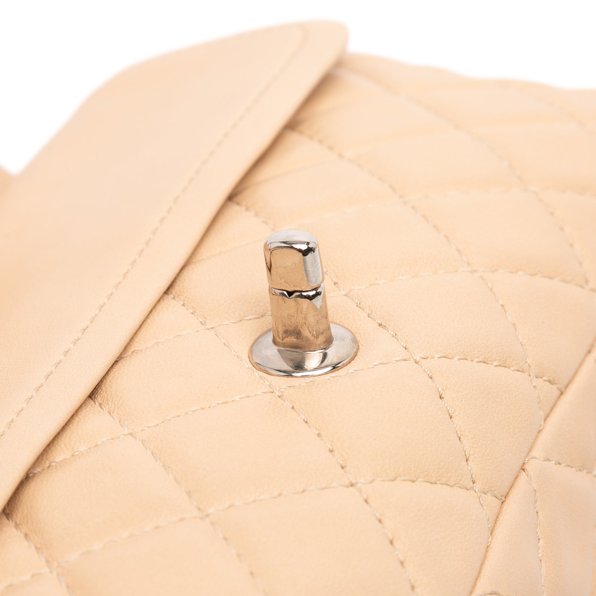 Medium Classic Lambskin Double Flap