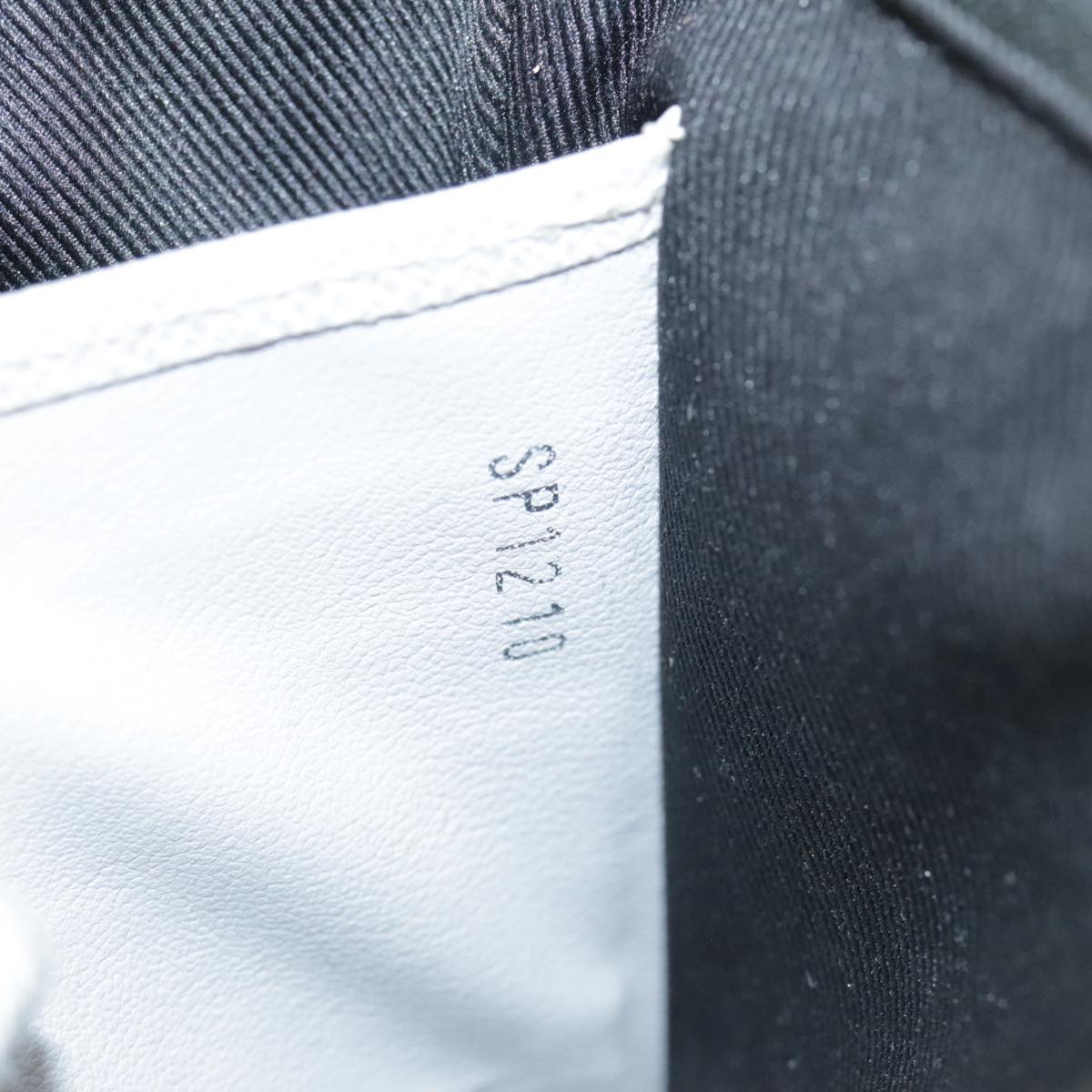 Louis Vuitton Discovery