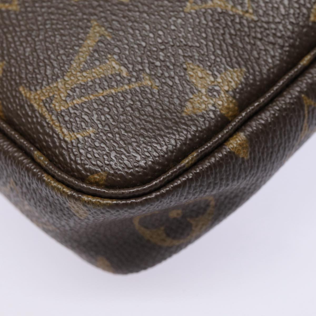 Louis Vuitton Pochette Accessoire