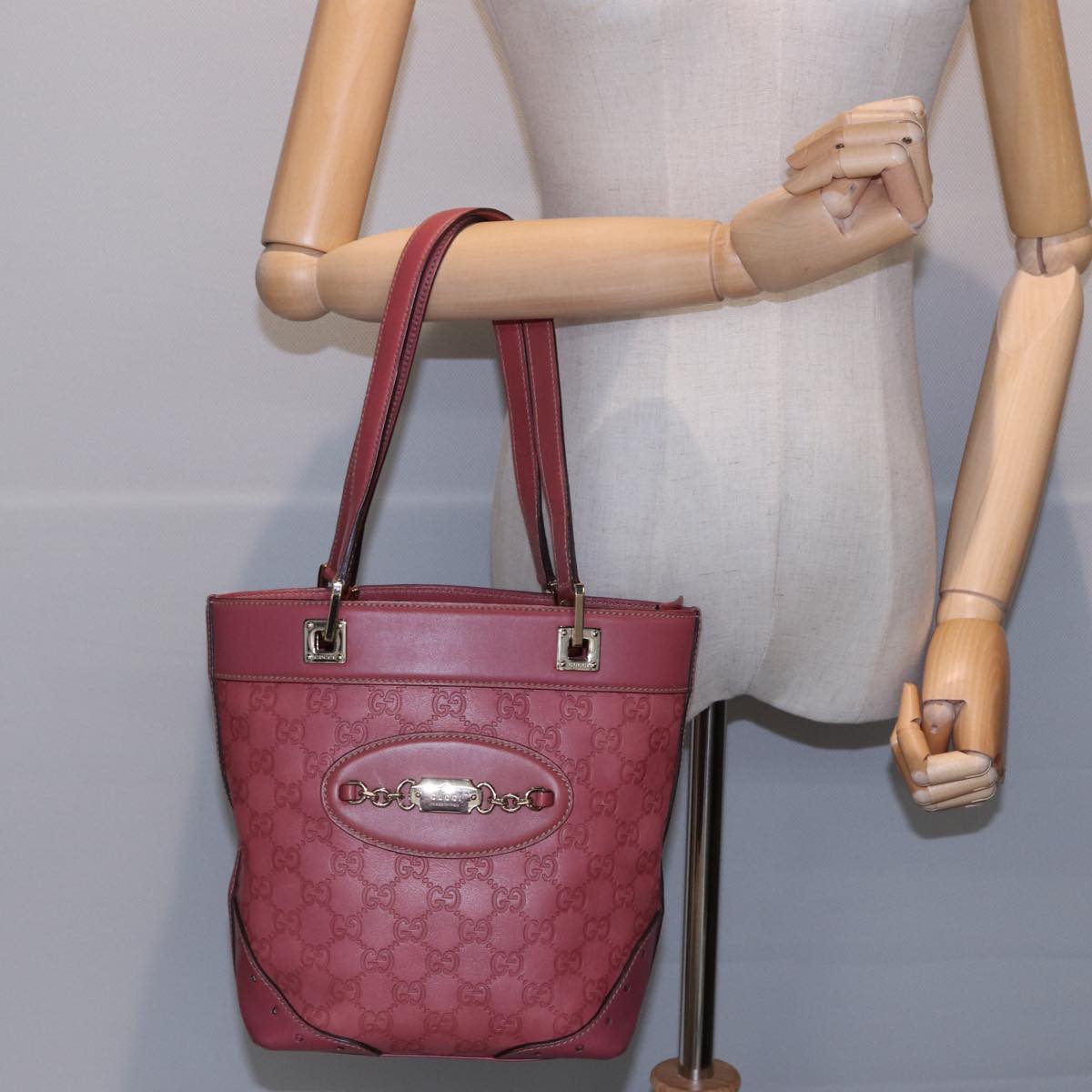 Gucci GG Signature