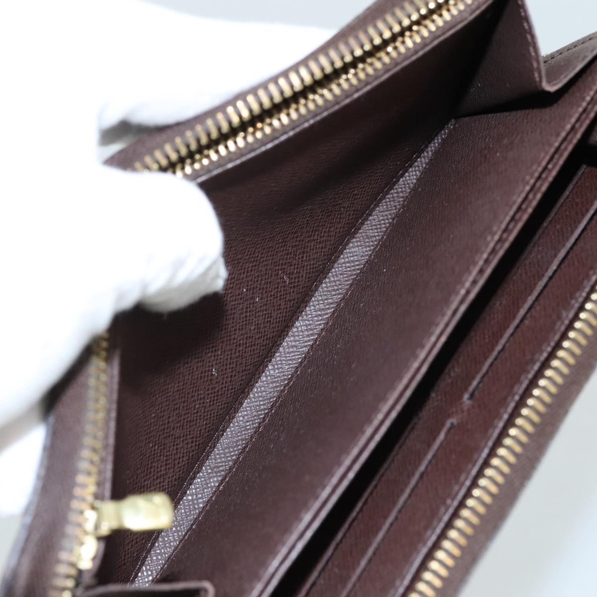 Louis Vuitton Zippy wallet