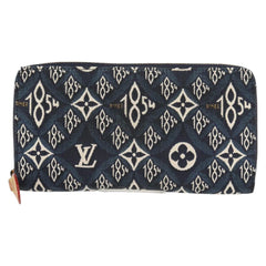 Louis Vuitton Zippy wallet