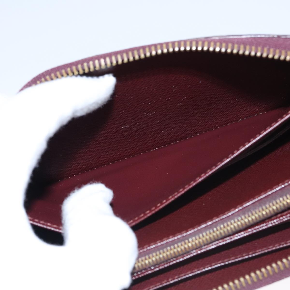 Louis Vuitton Zippy wallet