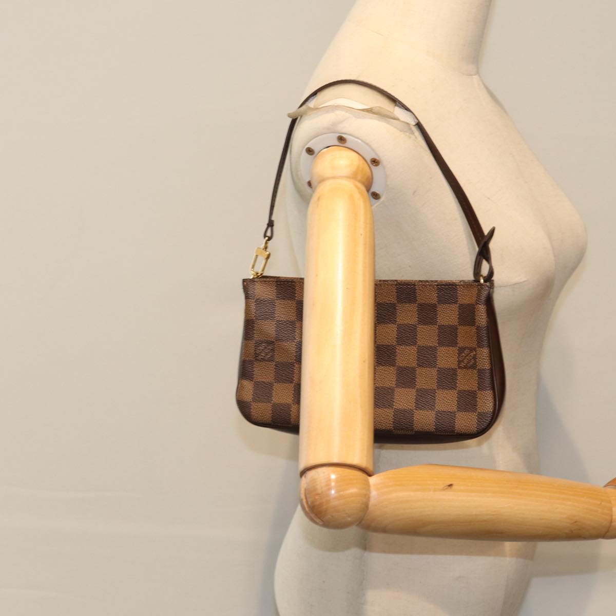 Louis Vuitton Pochette Accessoire