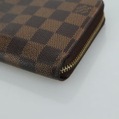 Louis Vuitton Zippy wallet