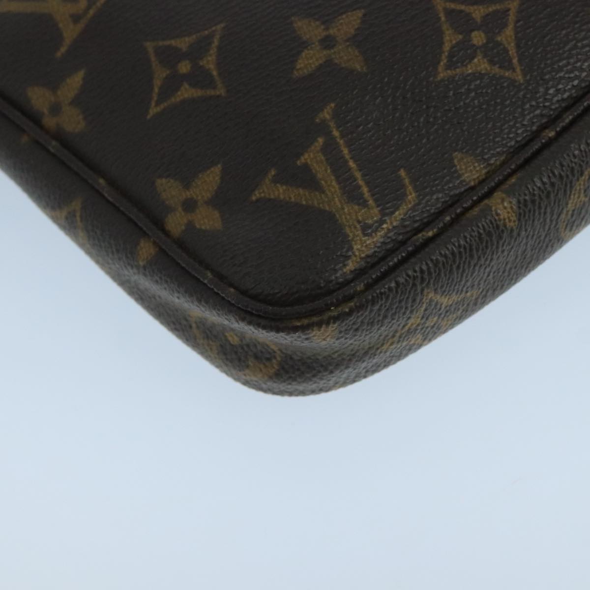 Louis Vuitton Pochette Accessoire