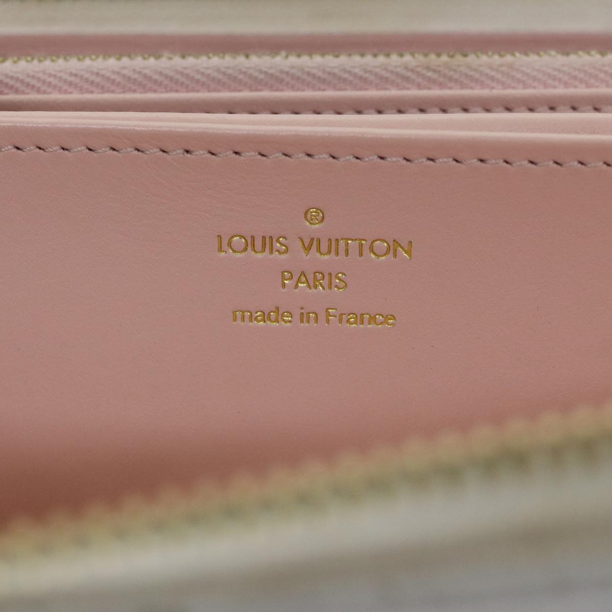 Louis Vuitton Zippy wallet