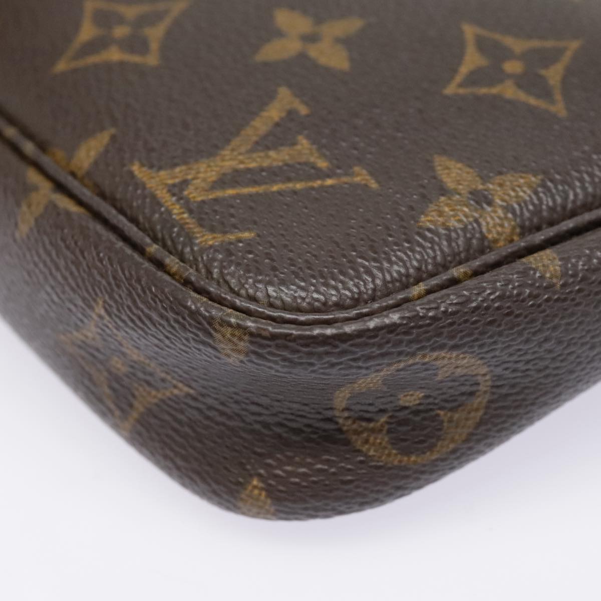 Louis Vuitton Pochette Accessoire