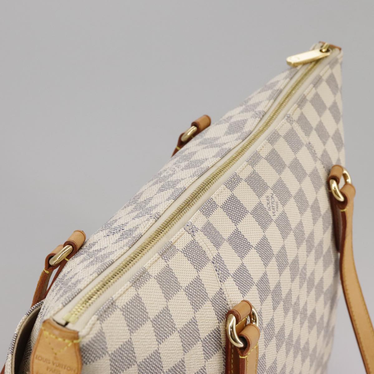 Louis Vuitton Totally