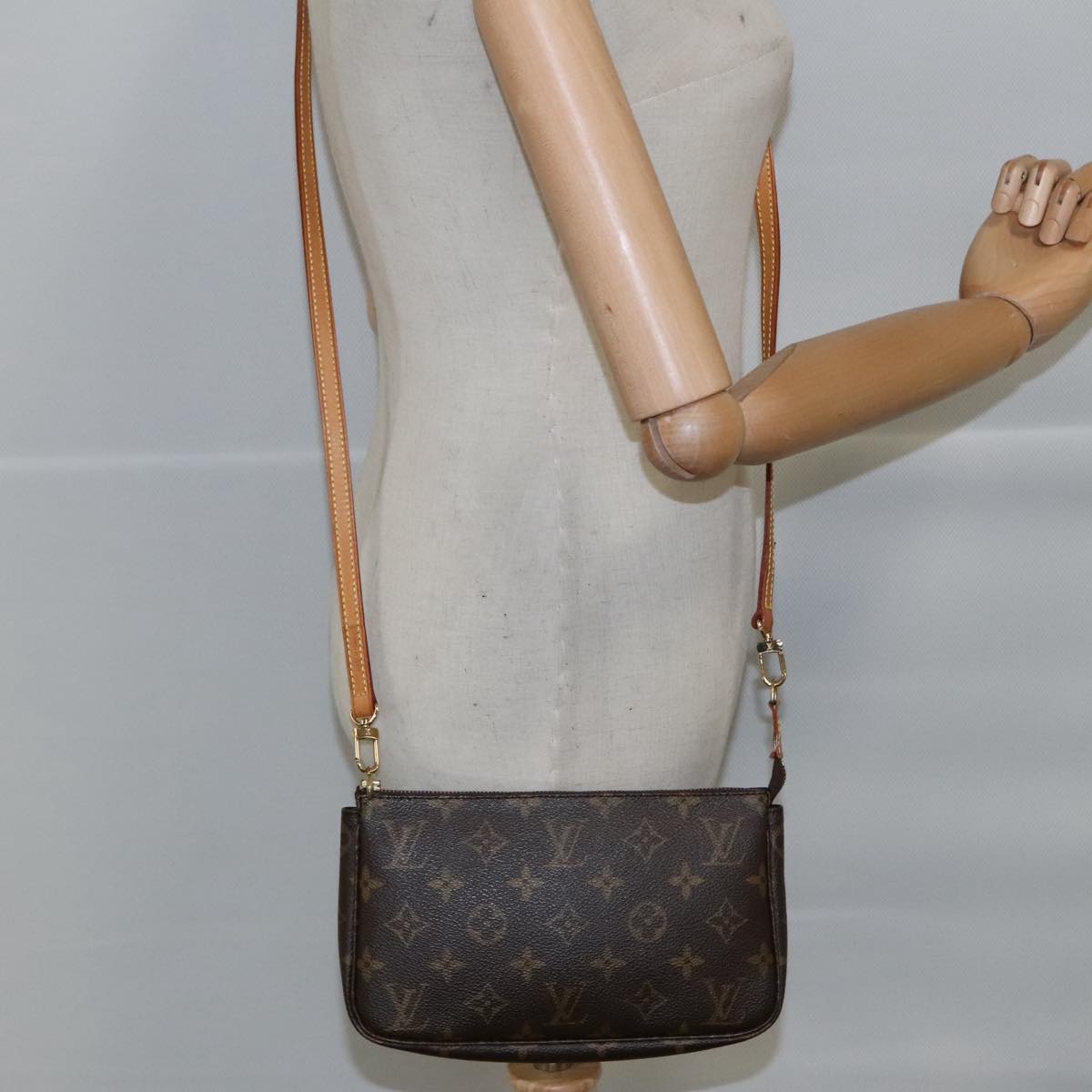 Louis Vuitton Pochette Accessoire