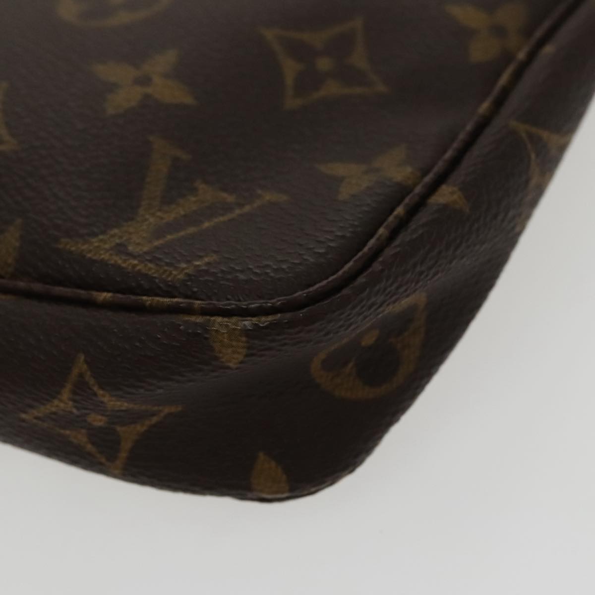 Louis Vuitton Pochette Accessoire