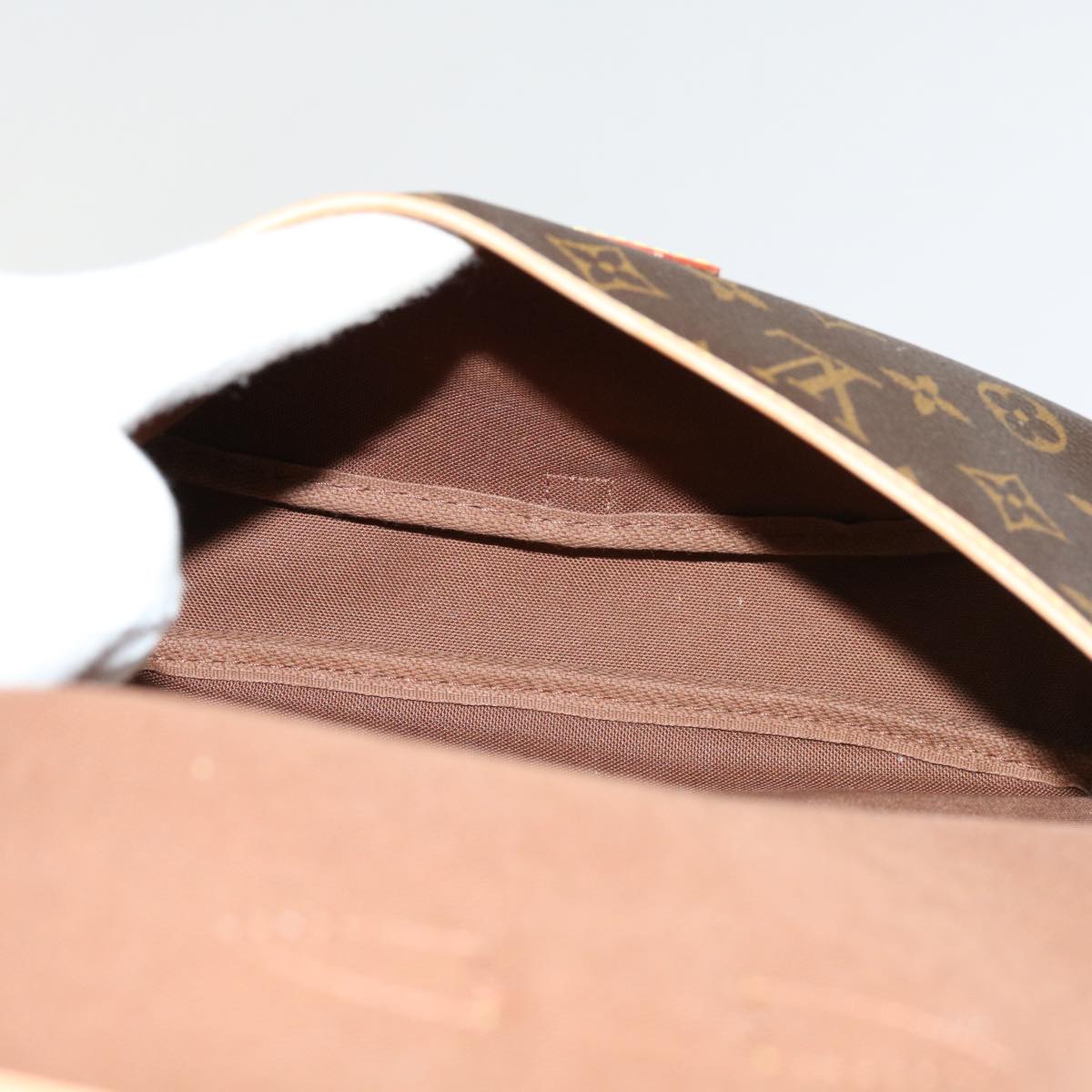 Louis Vuitton Saumur