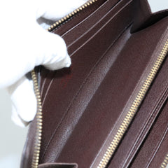 Louis Vuitton Zippy wallet