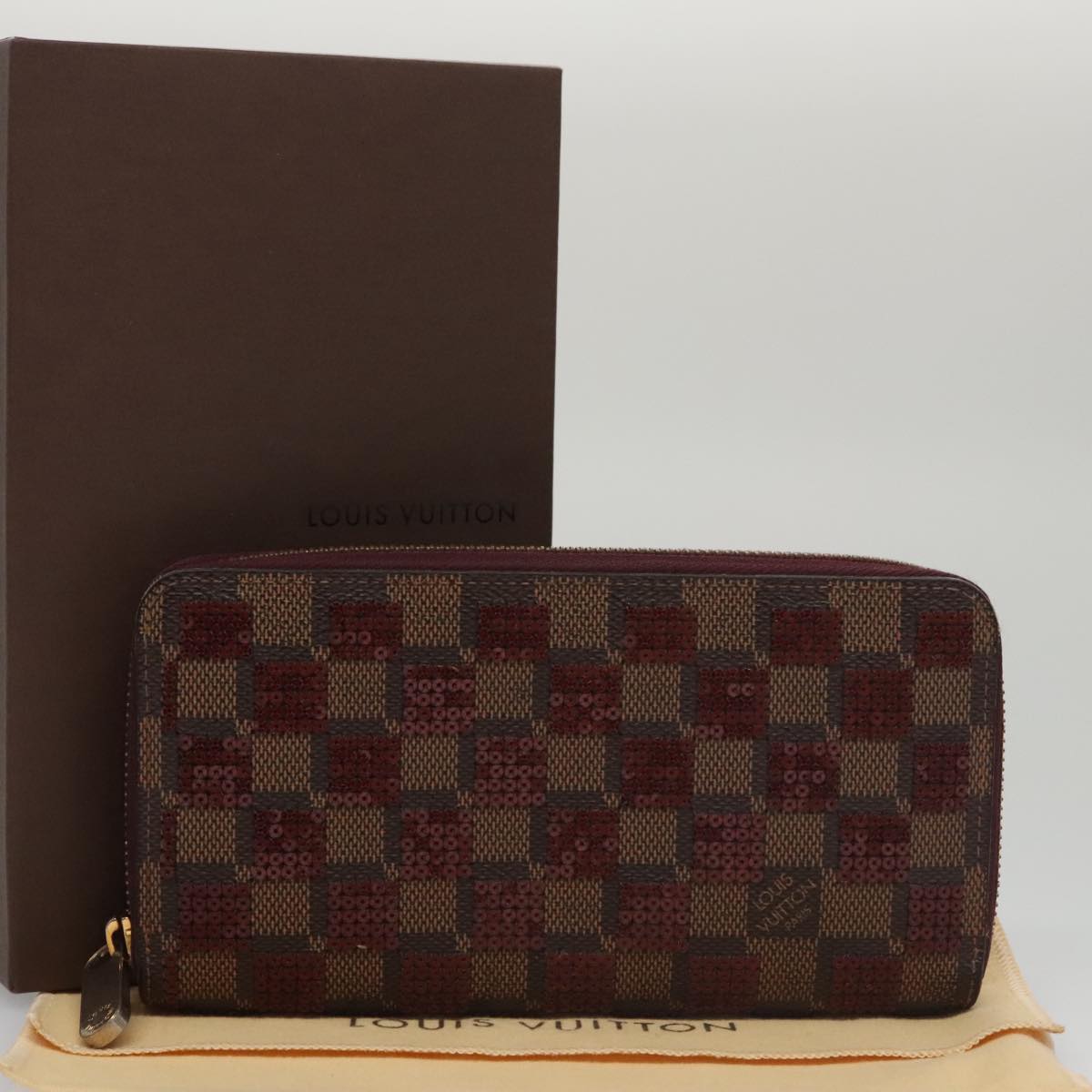 Louis Vuitton Zippy wallet