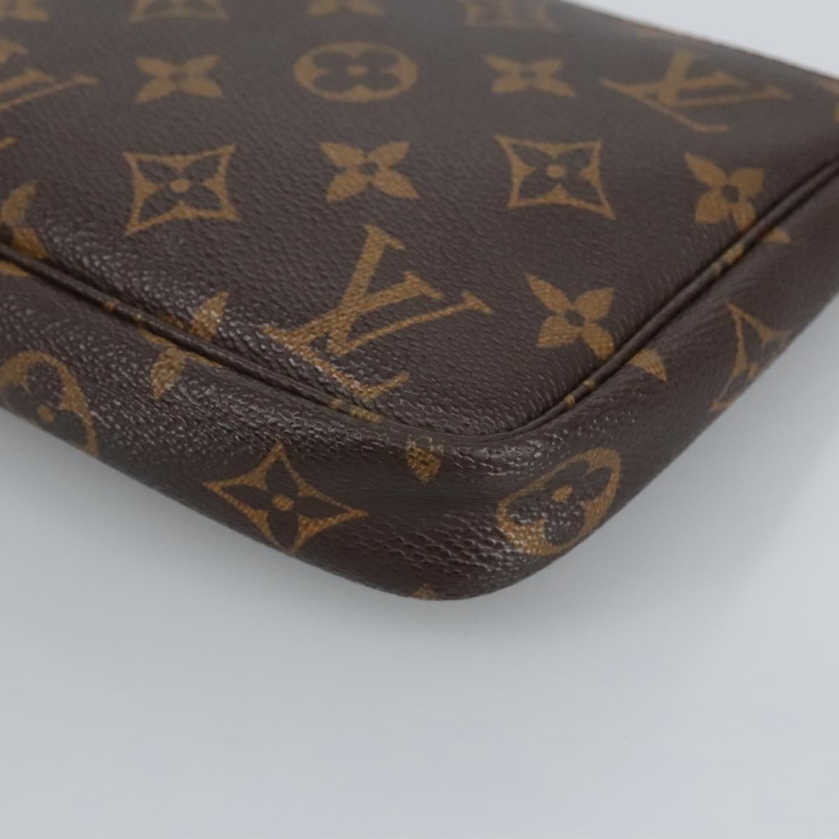 Louis Vuitton Pochette Accessoire