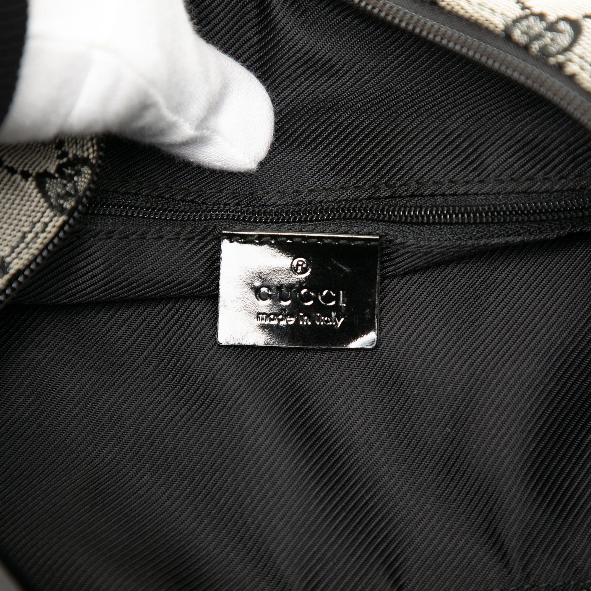 GG Canvas Shoulder Bag