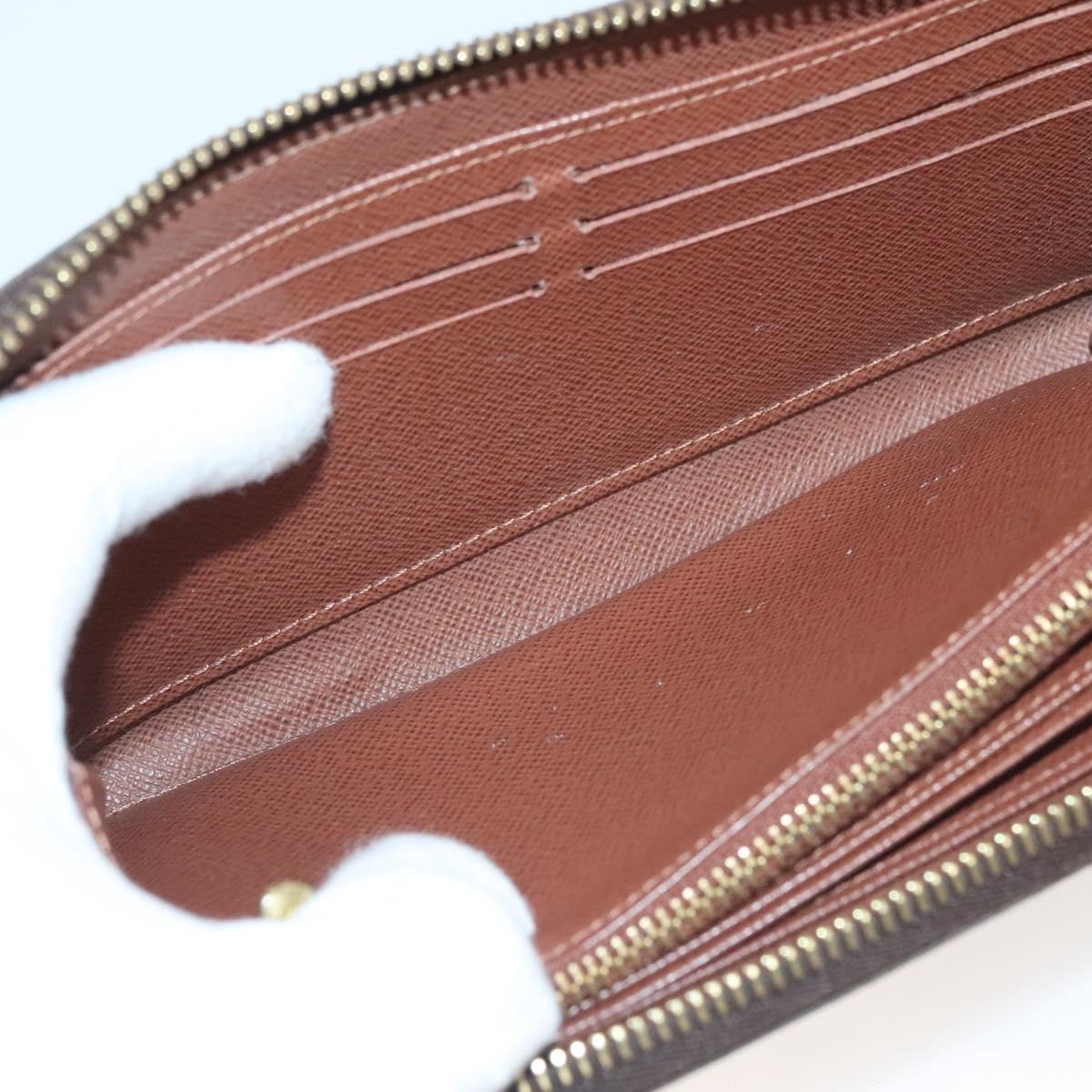 Louis Vuitton Zippy wallet
