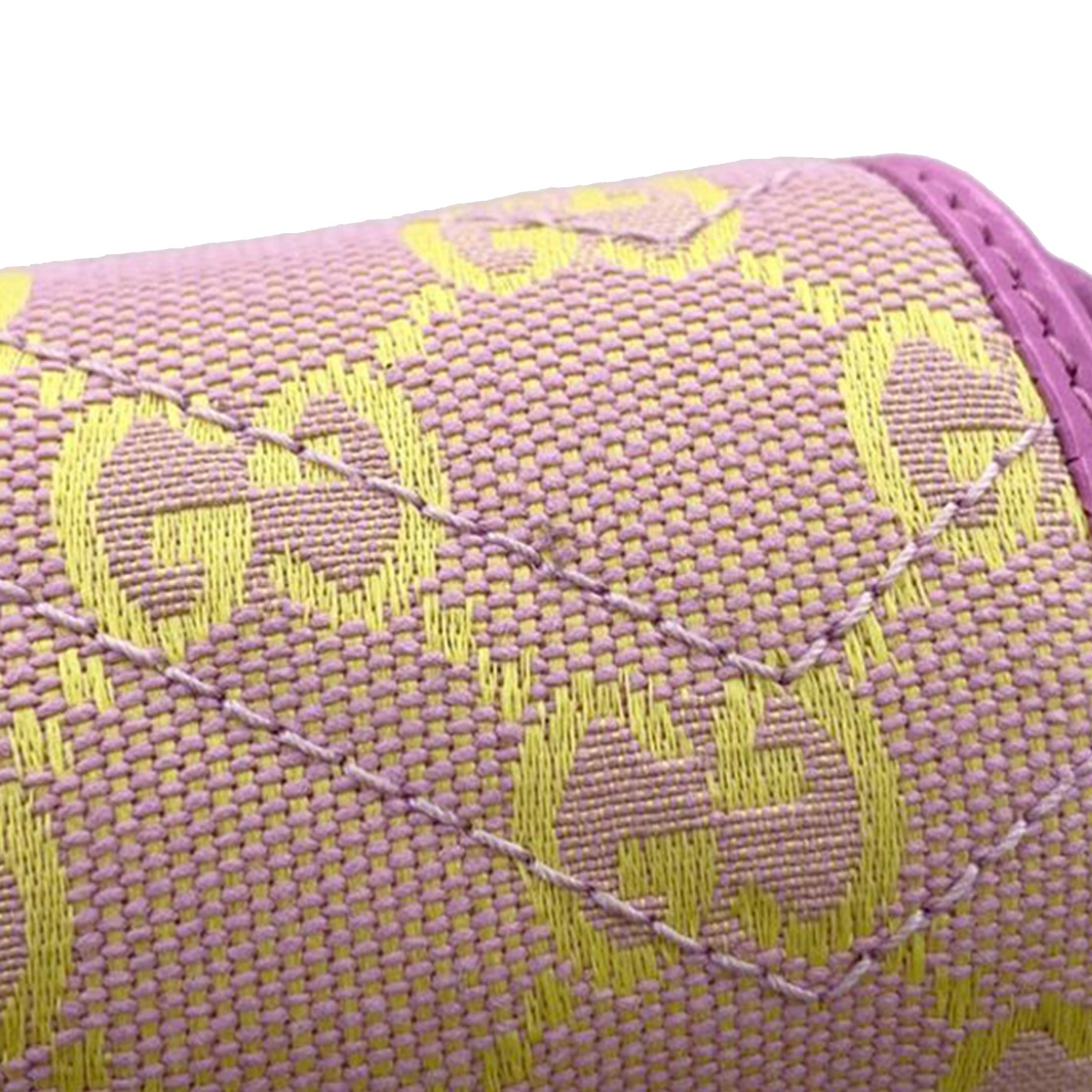 Super Mini GG Marmont Matelasse GG Canvas Flap Crossbody