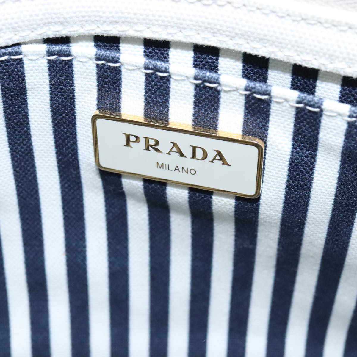 Prada Canapa