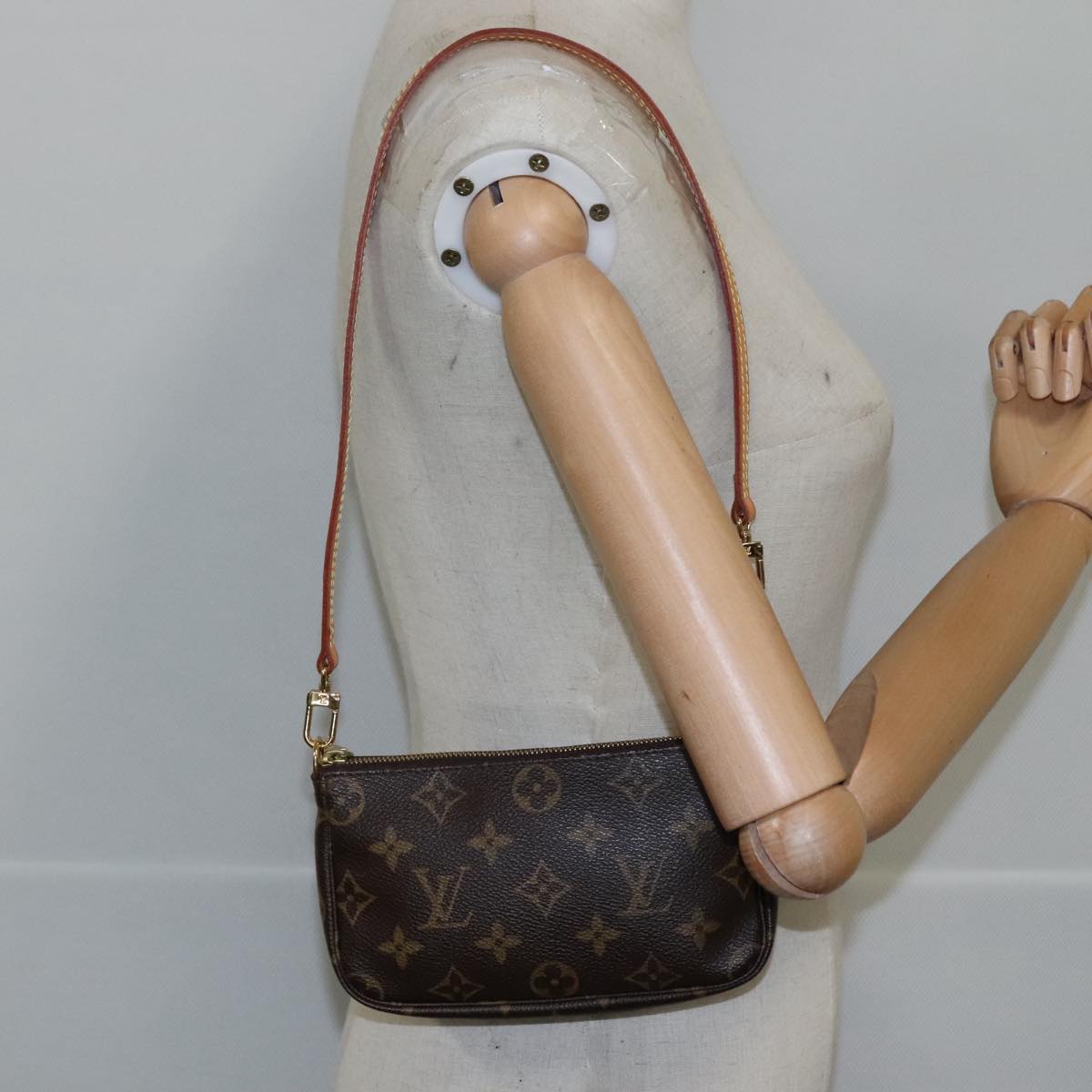 Louis Vuitton Pochette Accessoire